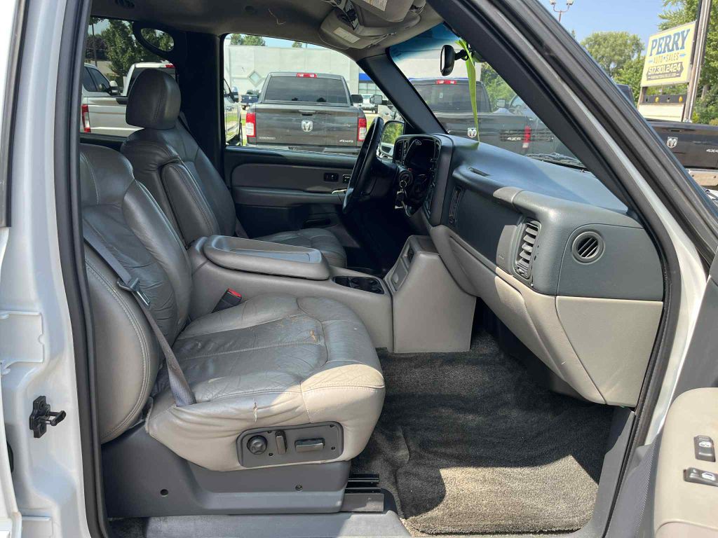 2002 Chevrolet Silverado 2500 Image 32