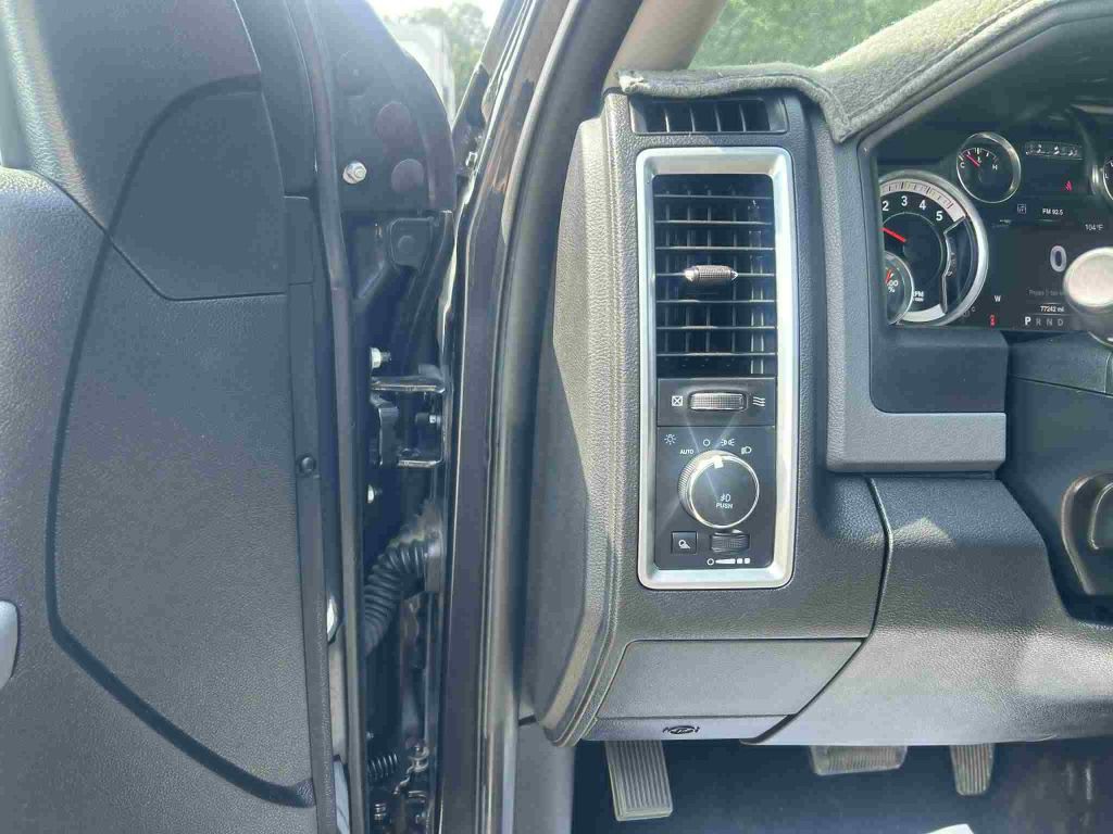 2016 RAM 2500 Image 18
