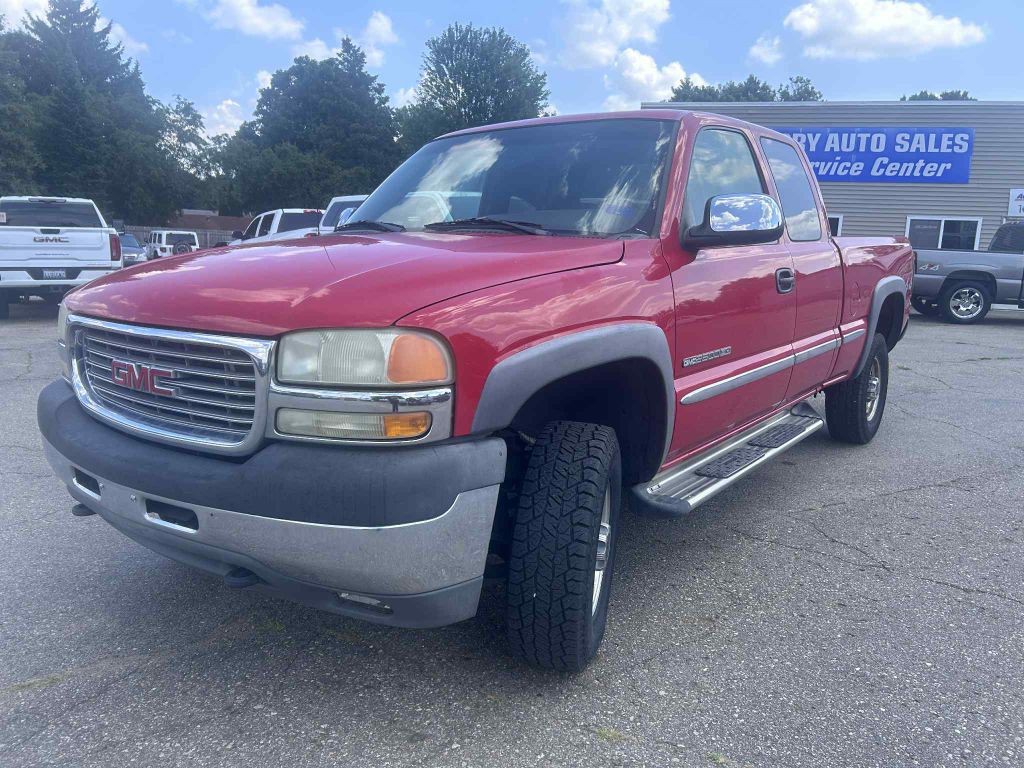 2002 GMC Sierra 2500 Image 2