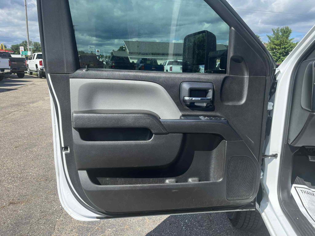2018 GMC Sierra 3500 Image 17