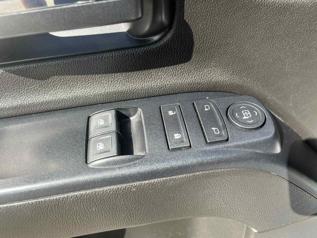 2018 GMC Sierra 3500 Image 18