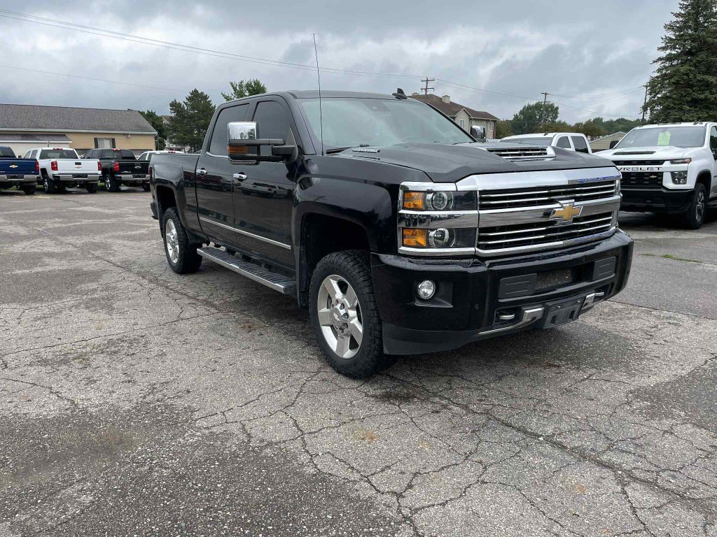 2017 Chevrolet Silverado 1500 Image 2