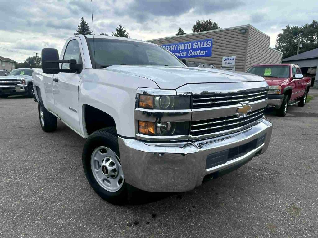 2015 Chevrolet Silverado 1500 Image 2