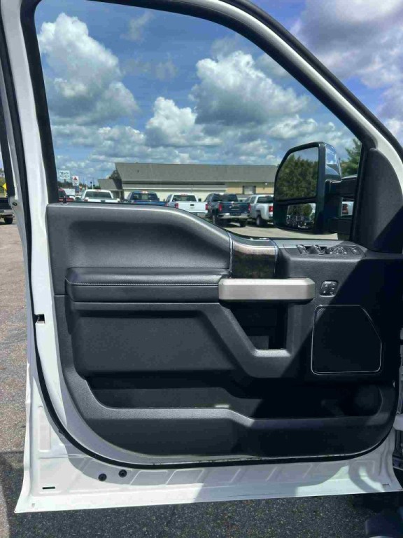 2022 Ford F-350 Image 17