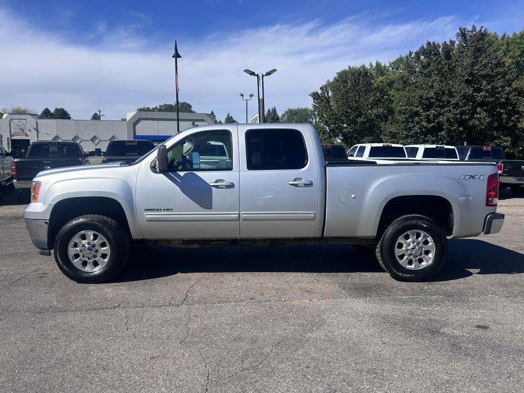 2011 GMC Sierra 2500 Image 5