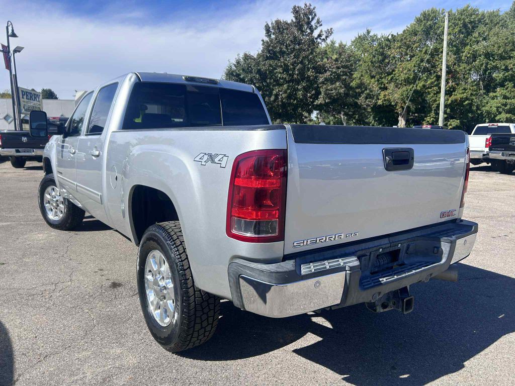 2011 GMC Sierra 2500 Image 6