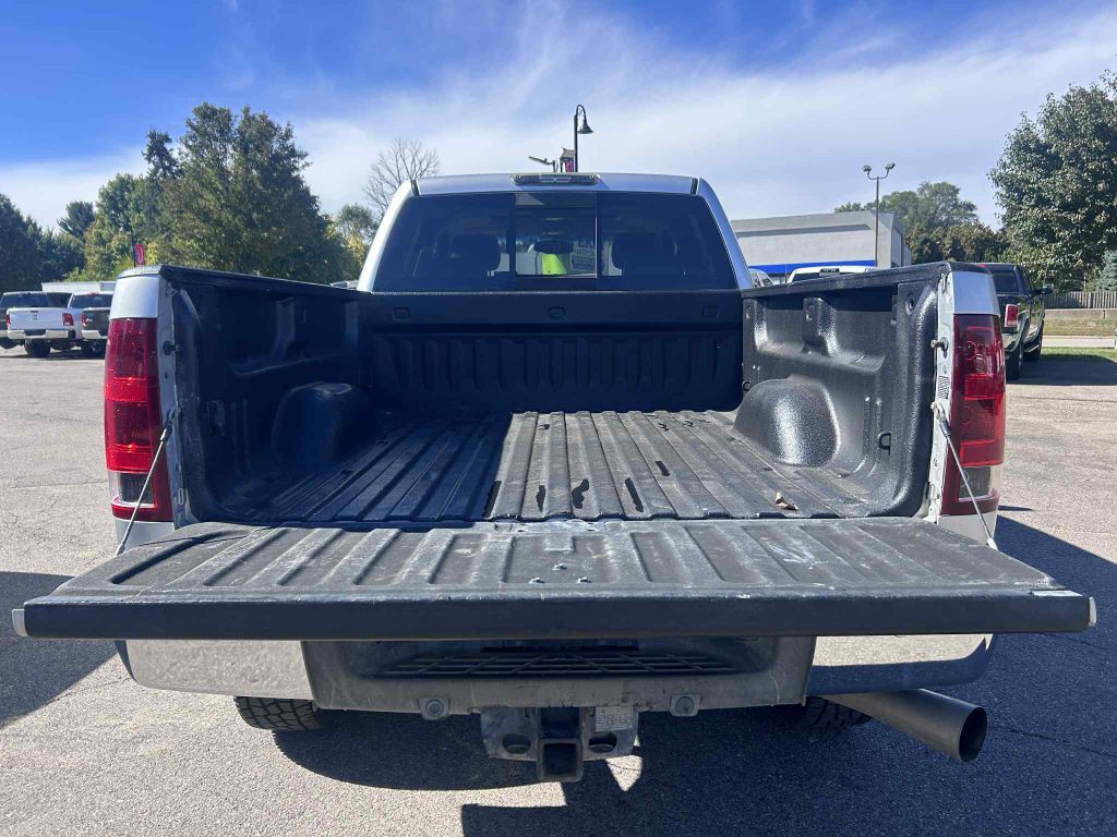 2011 GMC Sierra 2500 Image 8