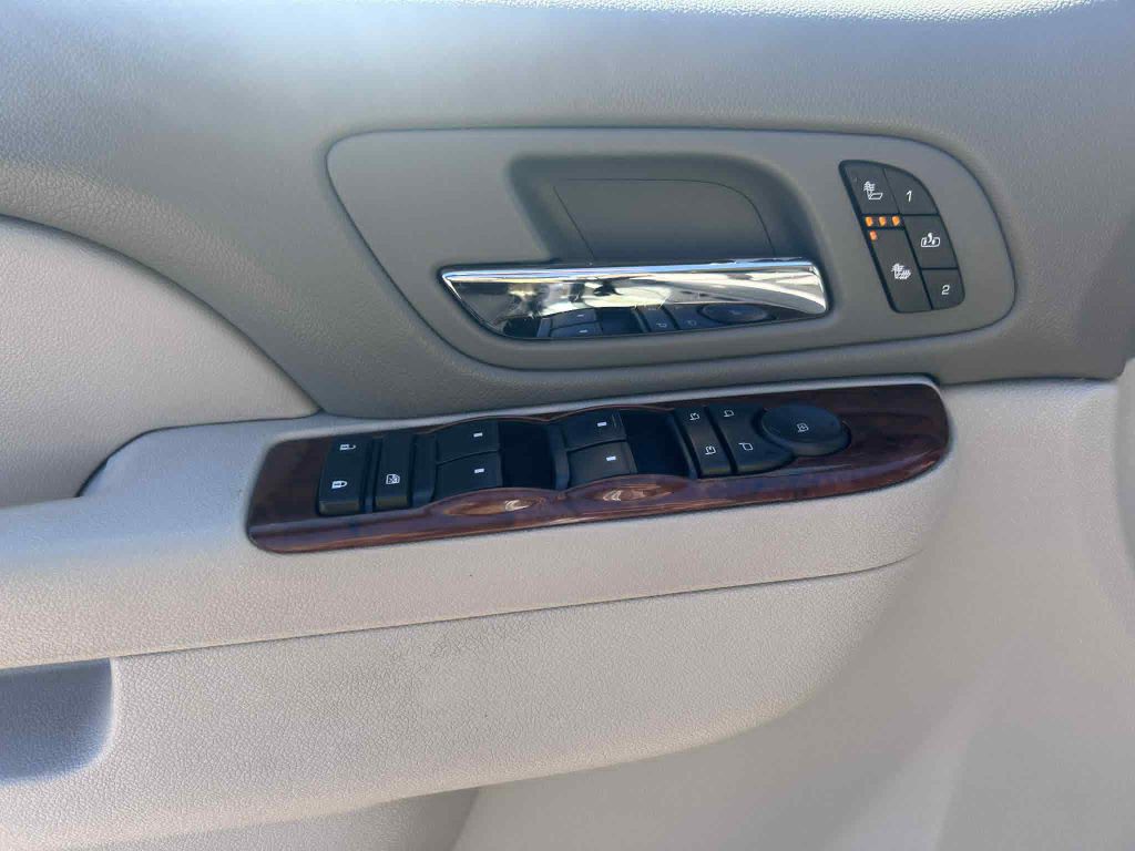 2011 GMC Sierra 2500 Image 17