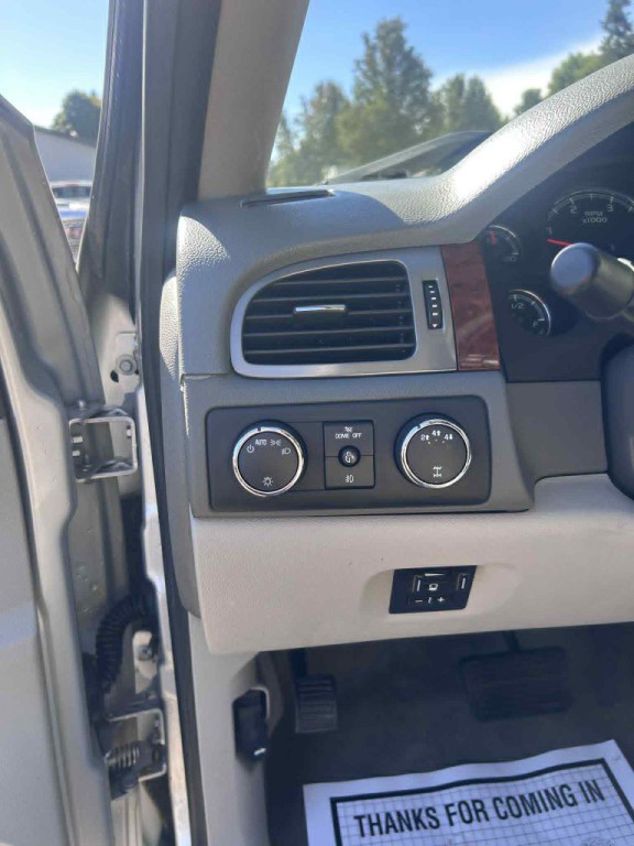 2011 GMC Sierra 2500 Image 18