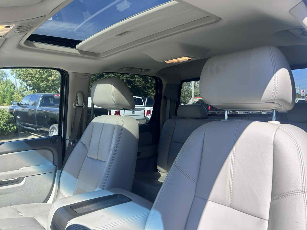 2011 GMC Sierra 2500 Image 21