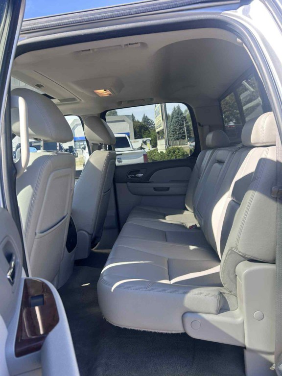 2011 GMC Sierra 2500 Image 24