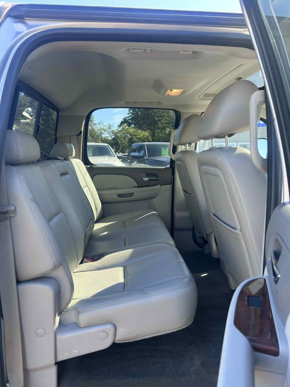 2011 GMC Sierra 2500 Image 26
