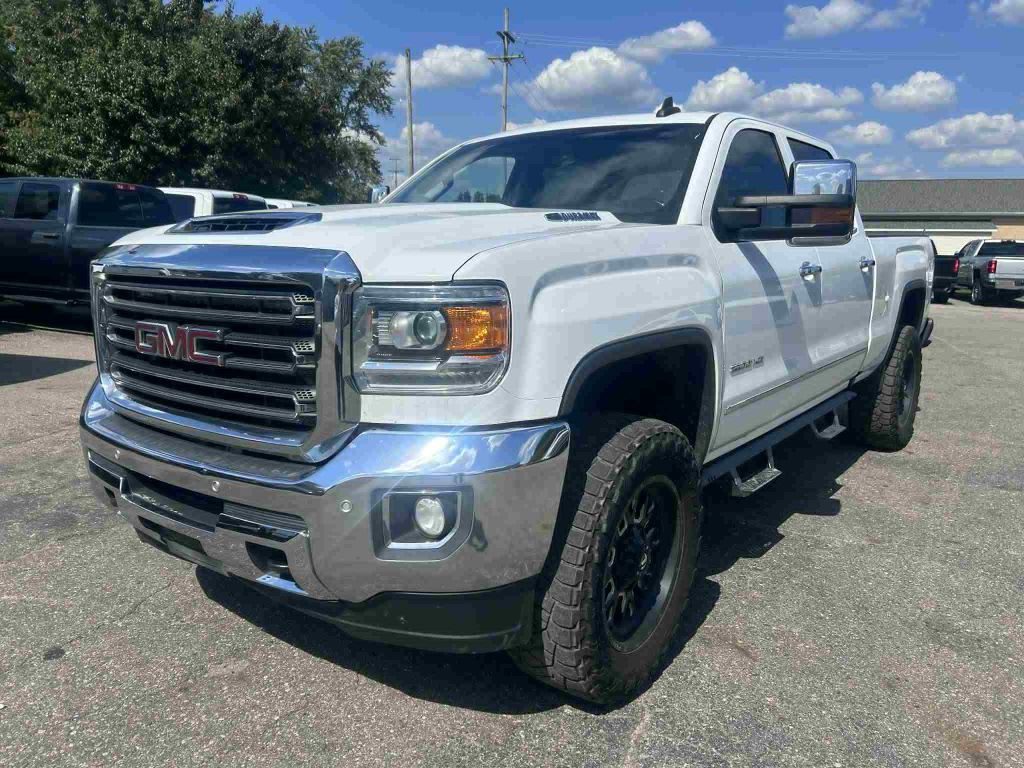 2018 GMC Sierra 2500 Image 2