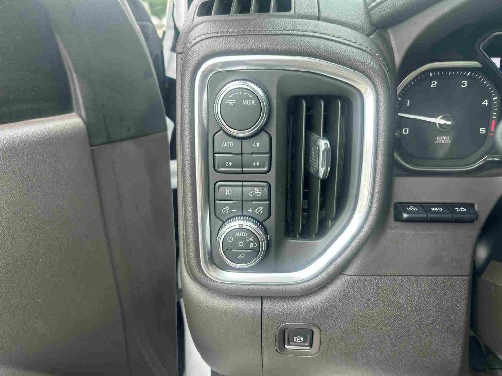 2020 GMC Sierra 3500 Image 17