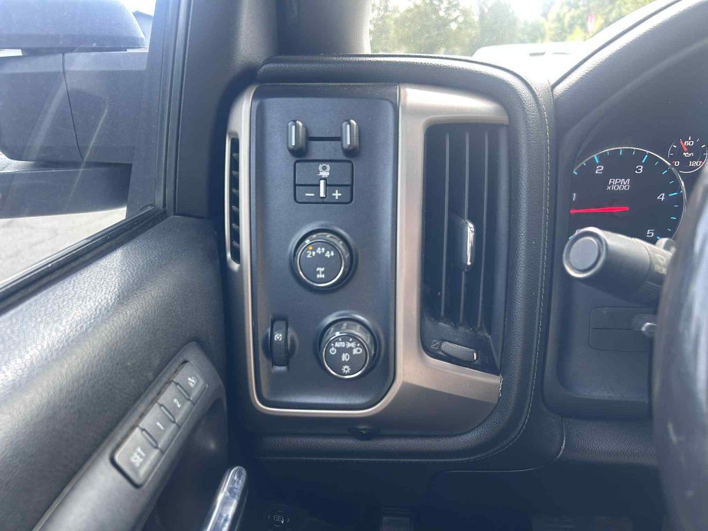 2018 GMC Sierra 3500 Image 11