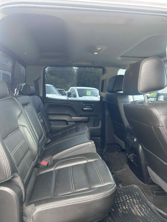 2018 GMC Sierra 3500 Image 17