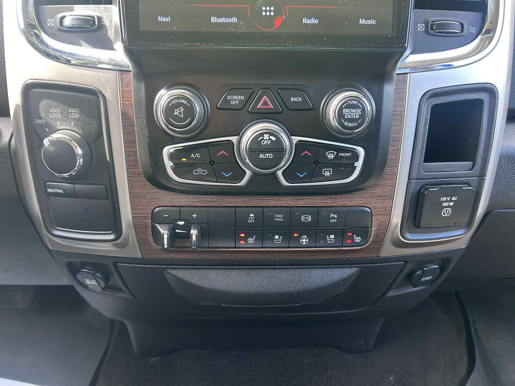 2014 RAM 2500 Image 21