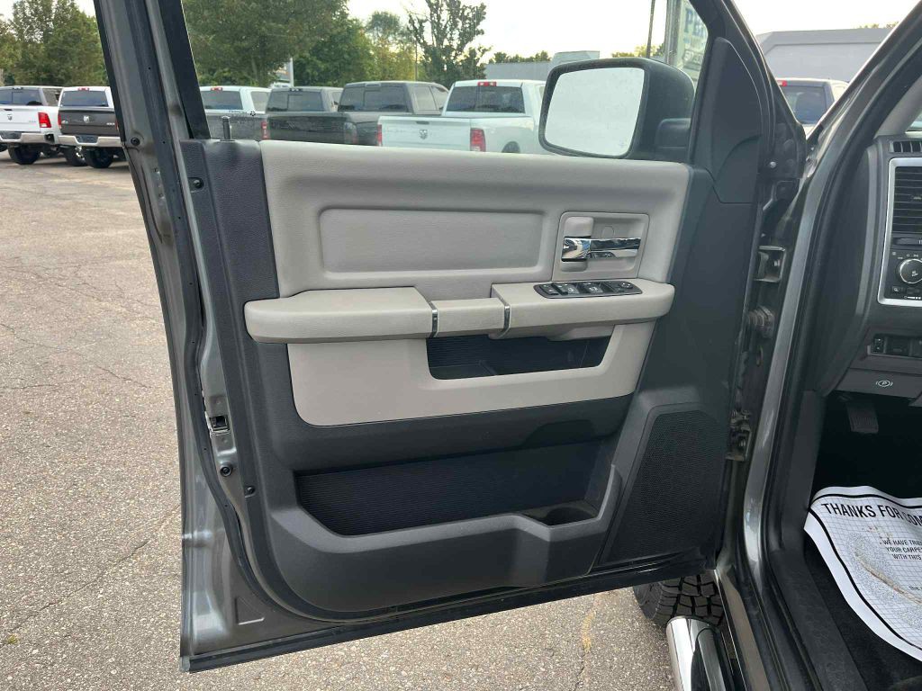 2012 RAM 2500 Image 16