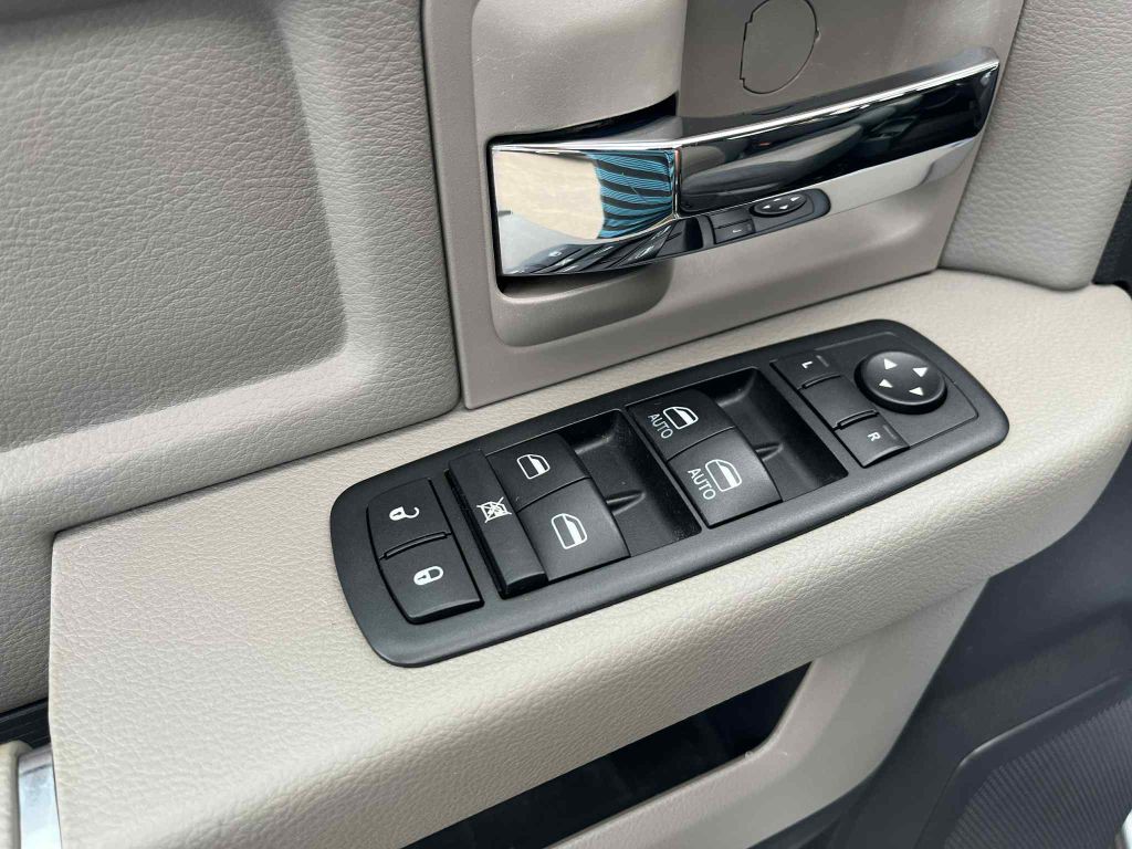 2012 RAM 2500 Image 17