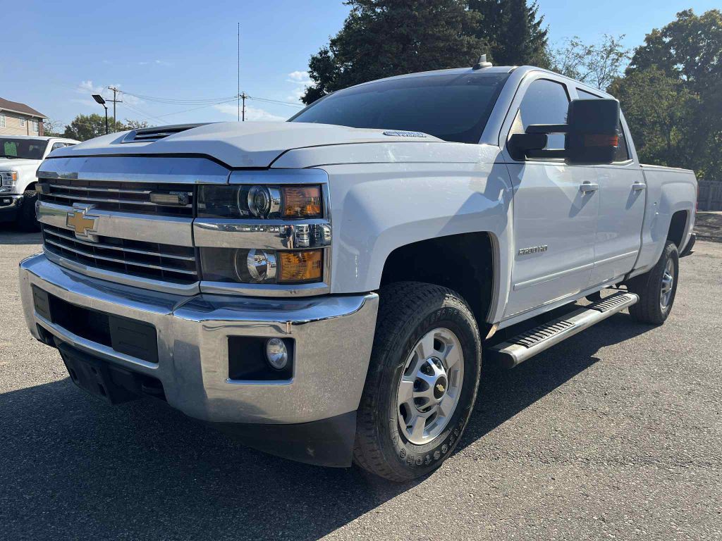 2018 Chevrolet Silverado 1500 Image 2