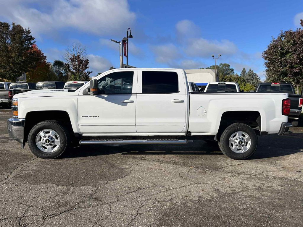 2018 Chevrolet Silverado 1500 Image 1