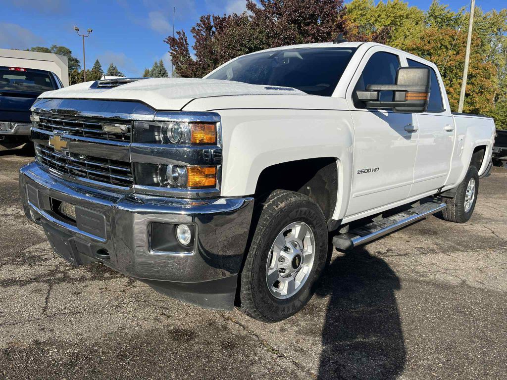 2018 Chevrolet Silverado 1500 Image 2