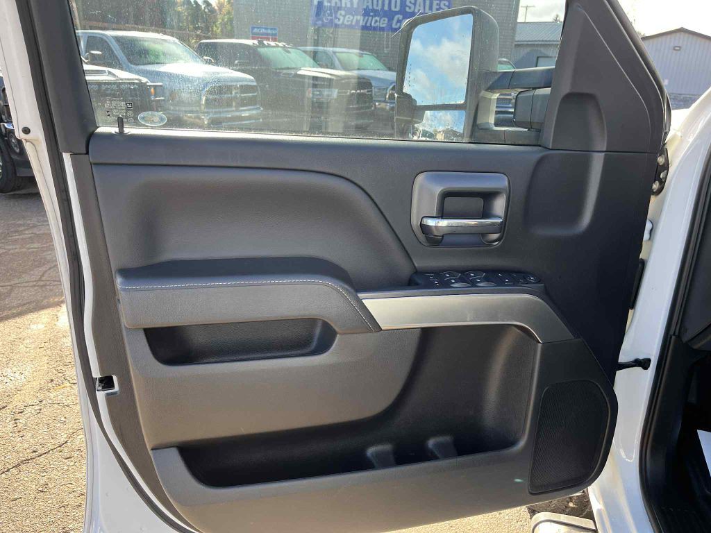 2018 Chevrolet Silverado 1500 Image 18