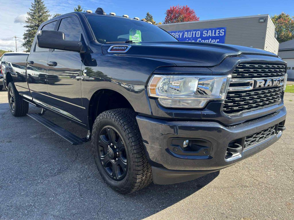 2022 RAM 3500 Image 4