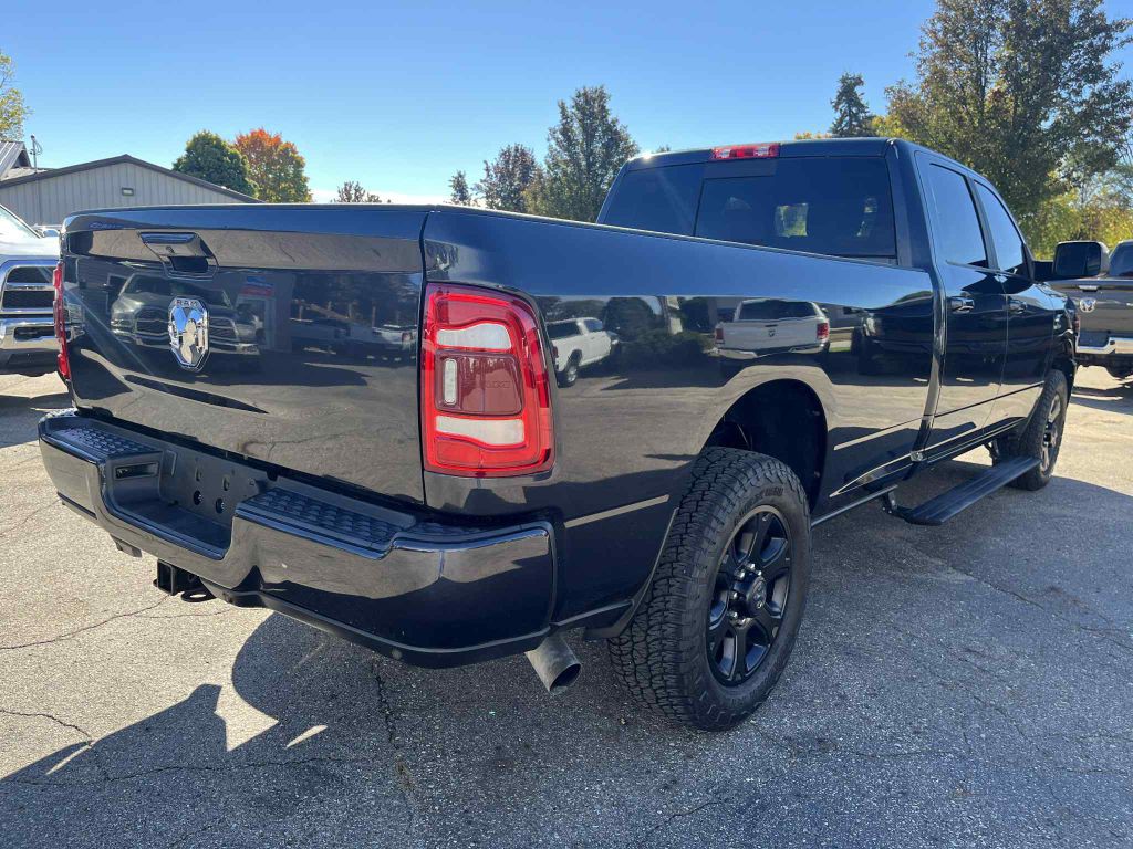 2022 RAM 3500 Image 6