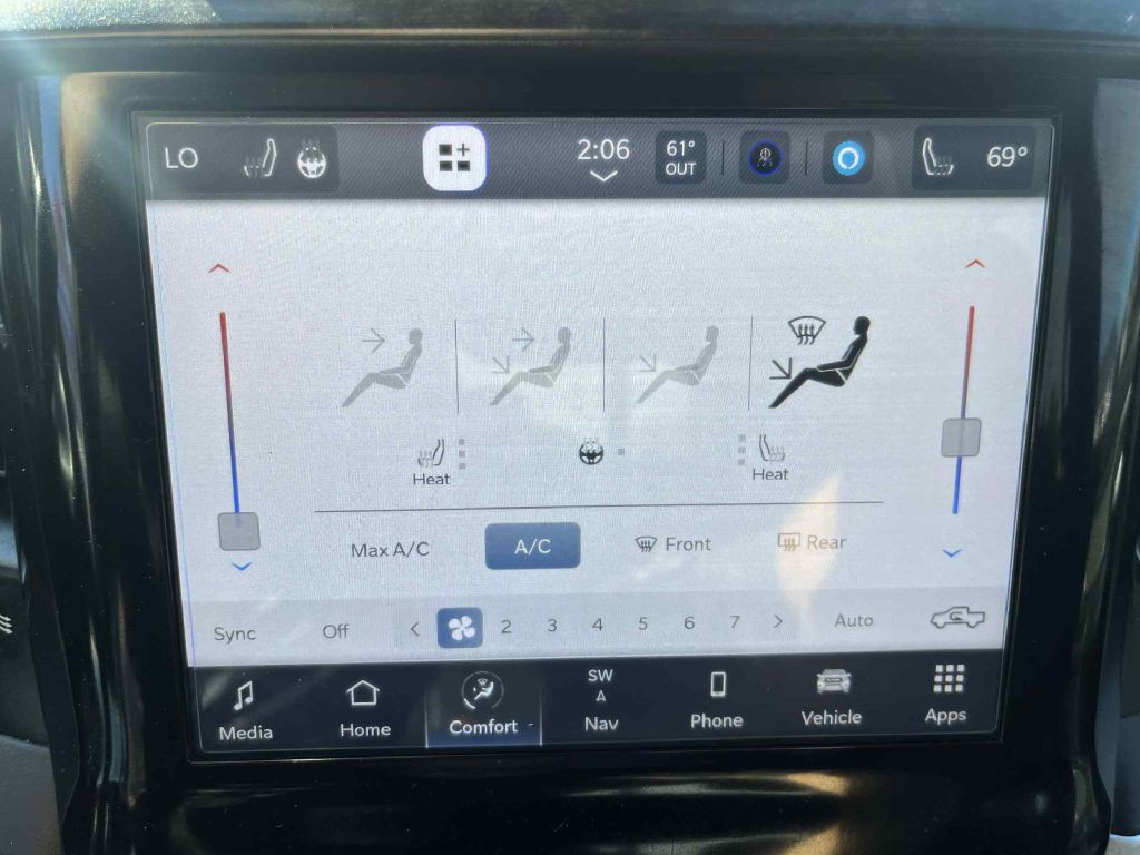 2022 RAM 3500 Image 22