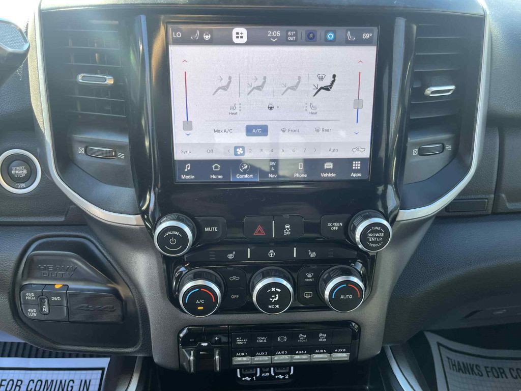 2022 RAM 3500 Image 24