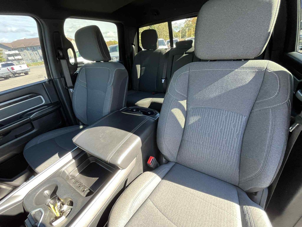 2022 RAM 3500 Image 27