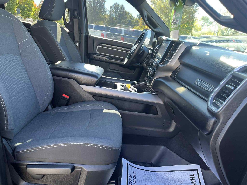 2022 RAM 3500 Image 30