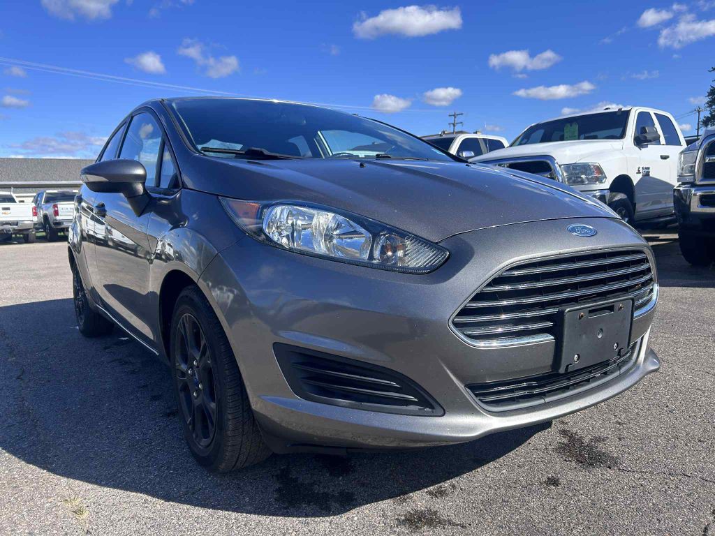 2014 Ford Fiesta Image 2
