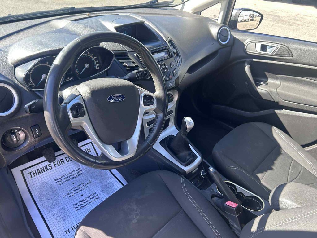 2014 Ford Fiesta Image 12