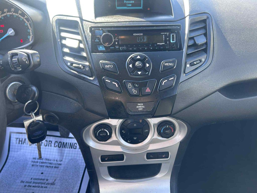 2014 Ford Fiesta Image 15