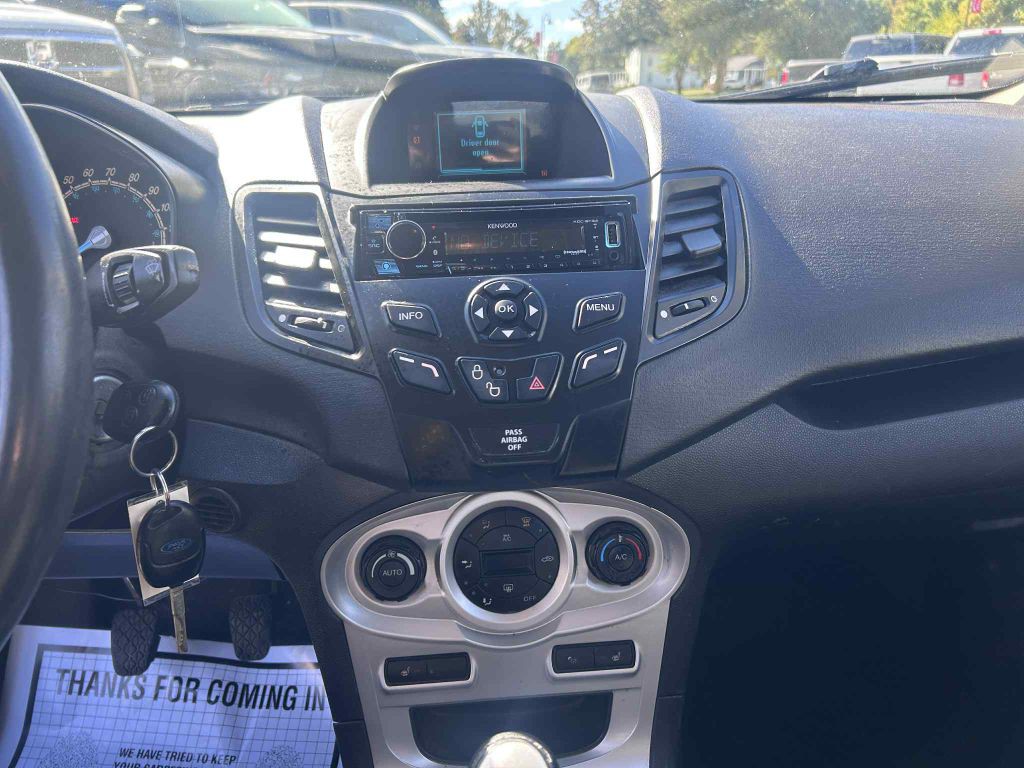 2014 Ford Fiesta Image 16