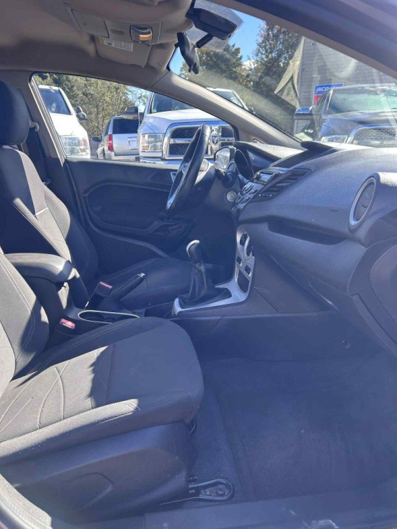 2014 Ford Fiesta Image 19