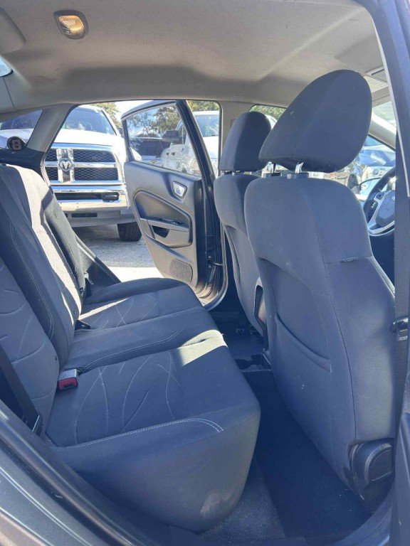 2014 Ford Fiesta Image 20
