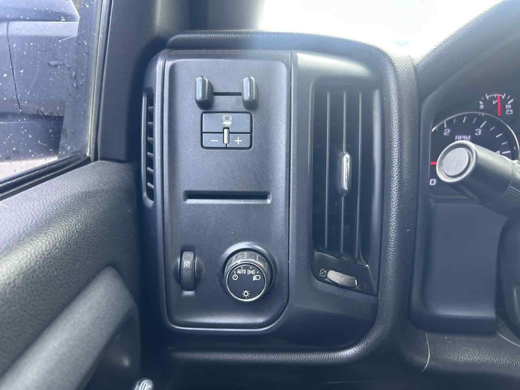 2015 Chevrolet Silverado 1500 Image 10