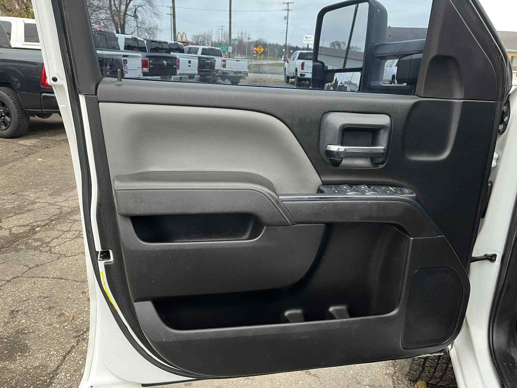 2015 Chevrolet Silverado 1500 Image 17