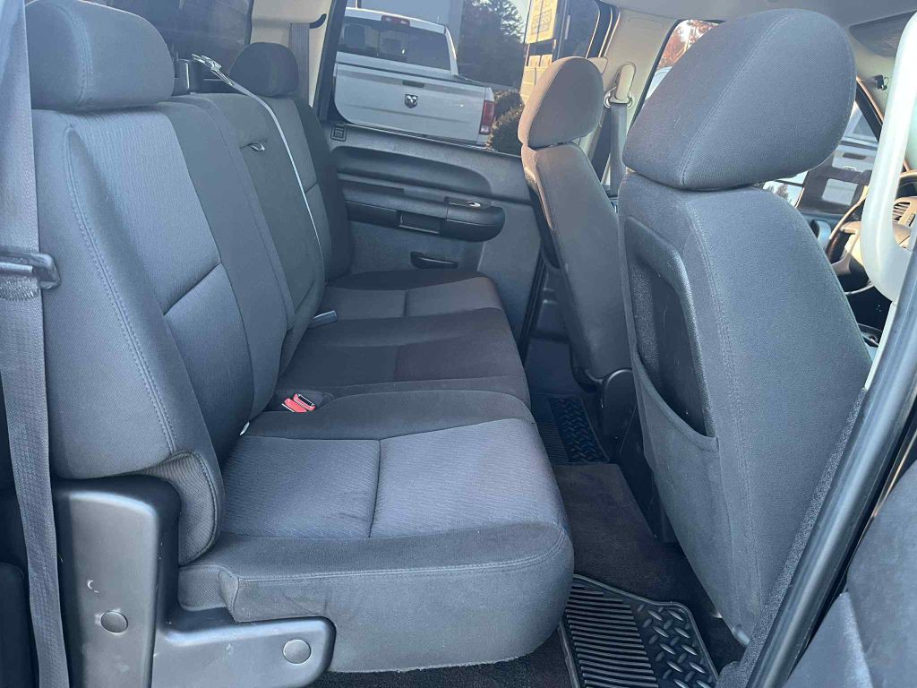 2011 Chevrolet Silverado 1500 Image 24