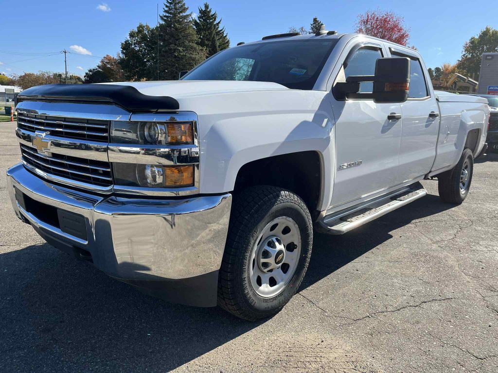 2017 Chevrolet Silverado 1500 Image 2