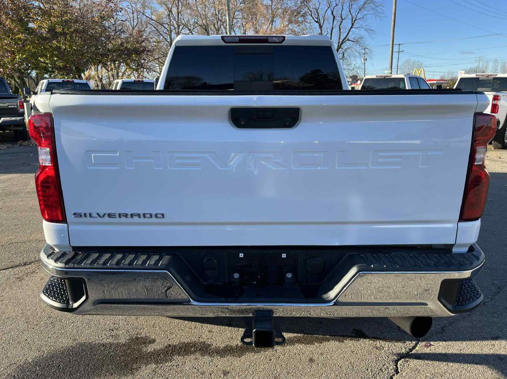 2021 Chevrolet Silverado 1500 Image 7