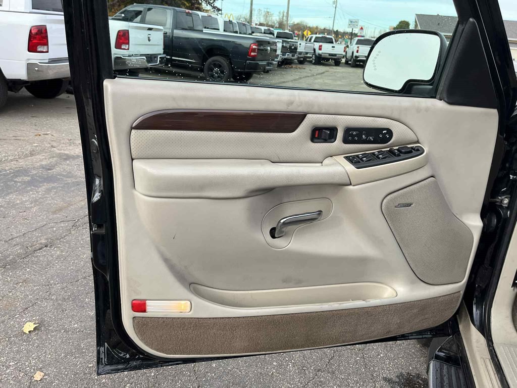 2003 Cadillac Escalade Image 18