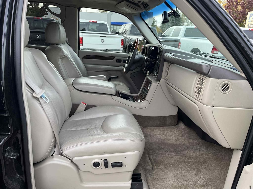 2003 Cadillac Escalade Image 30