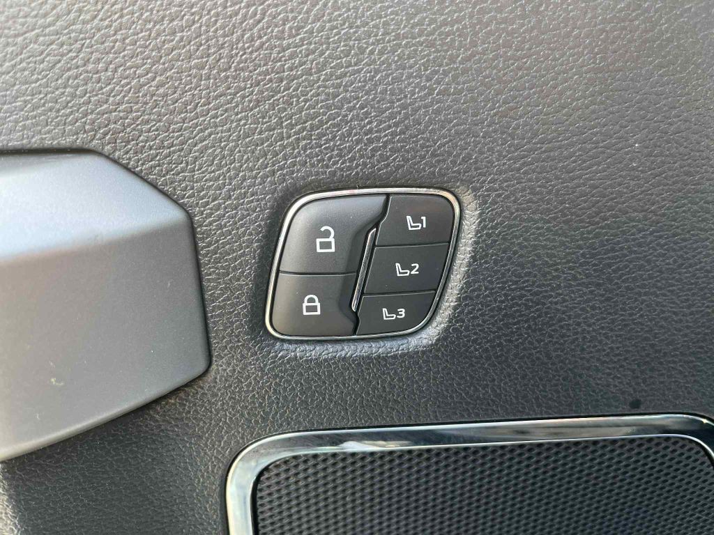 2022 Ford F-250 Image 21