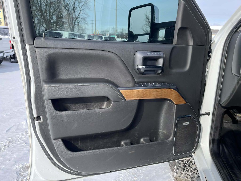 2018 Chevrolet Silverado 1500 Image 17