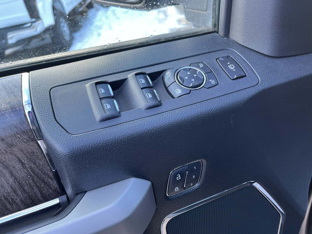 2018 Ford F-350 Image 19