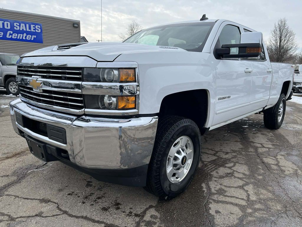 2017 Chevrolet Silverado 1500 Image 2
